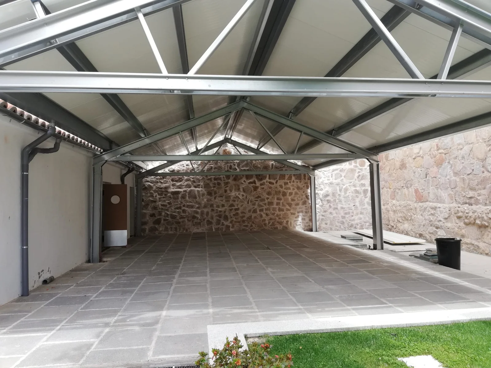 Carport — cubierta acristalada (Ávila)