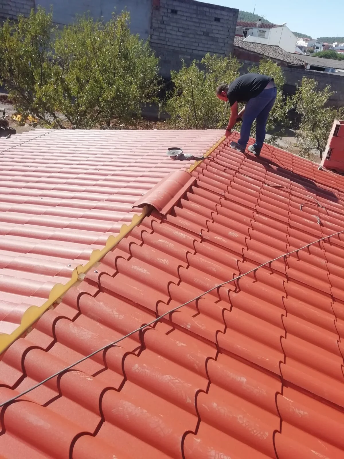 Instalación cubierta teja roja (Cáceres)